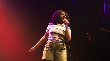 Noname-performing-during-Telephone-tour-2017