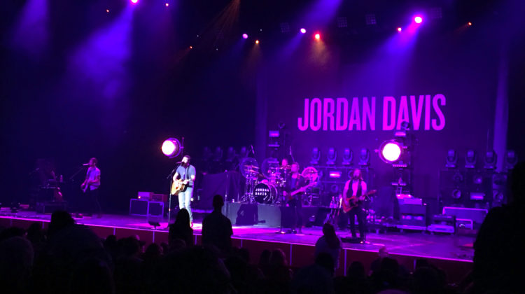 jordan-davis-performing-during-kip-moore-concert